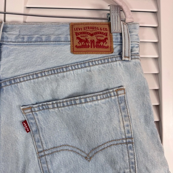 Levi's '94 Baggy Jean Shorts Light Blue Raw Hem Festival Concert Size 30 - Picture 4 of 6